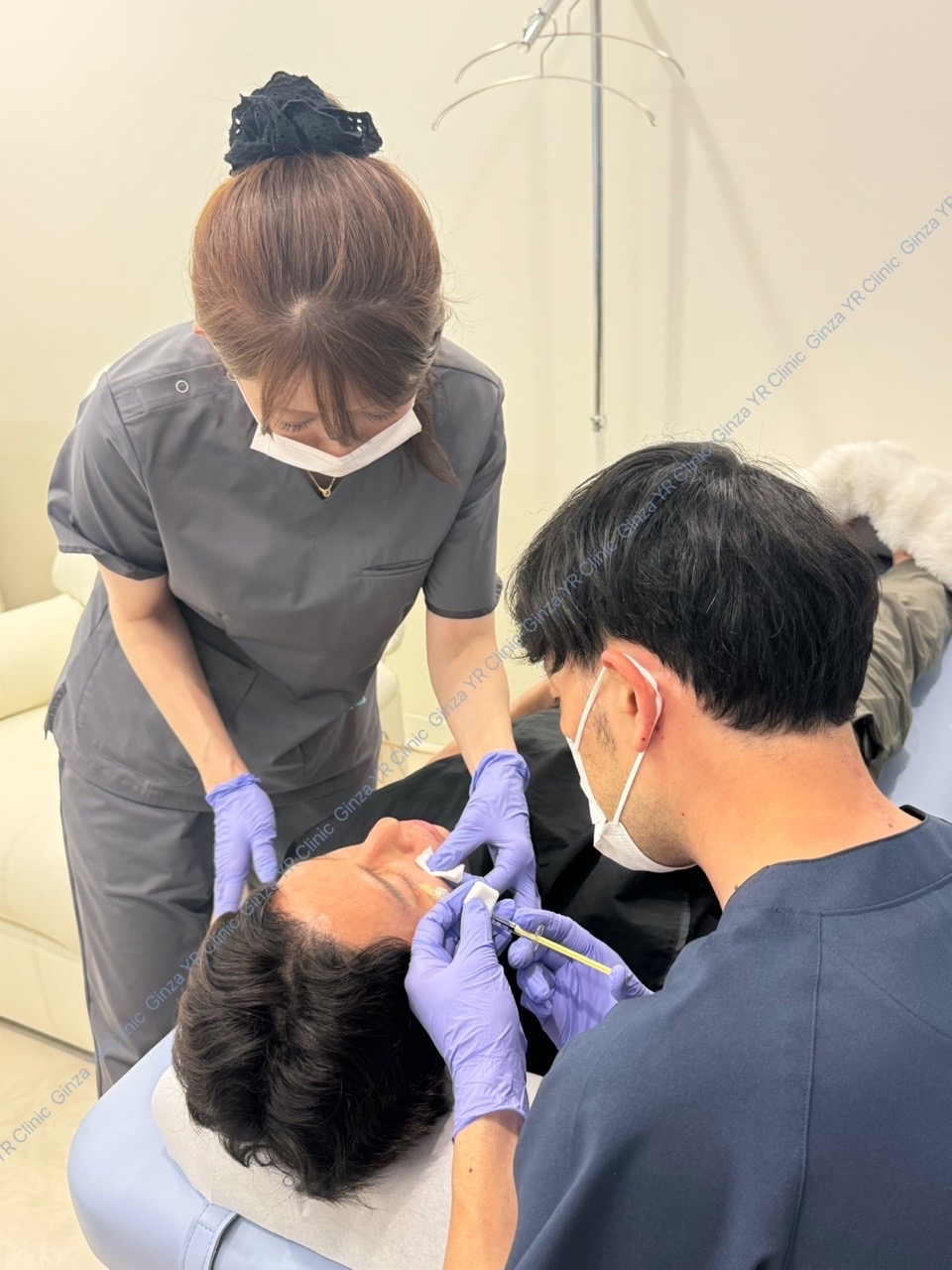 男性のSUNEKOS眼周ケア：3回施術後の記録